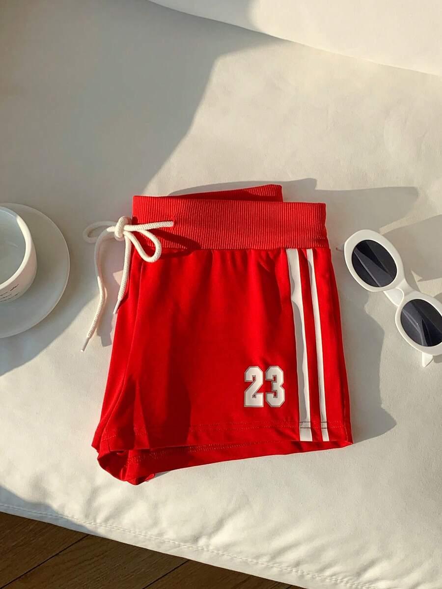 czerwone sportowe spodenki