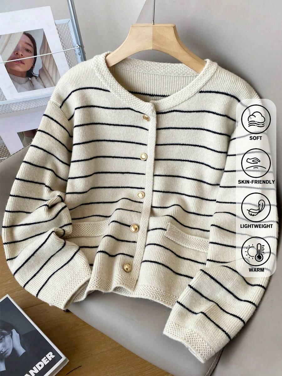 sweter w paski guziki