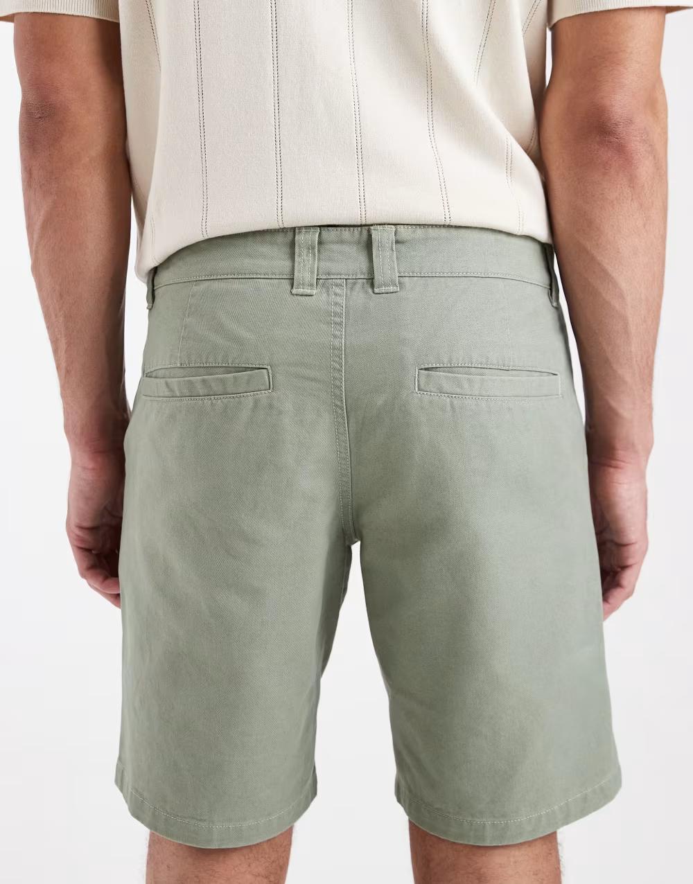 ZIELONE KRÓTKIE SPODENKI JEANS ZAMEK