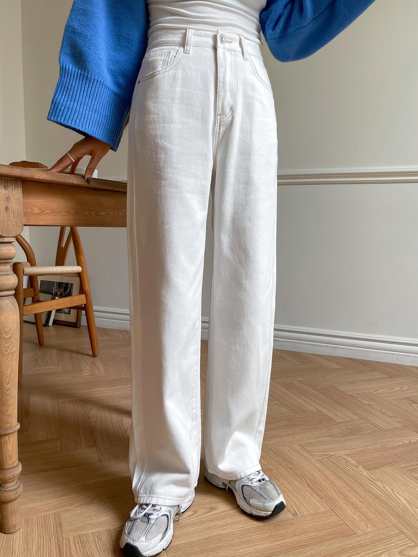 białe spodnie jeans 