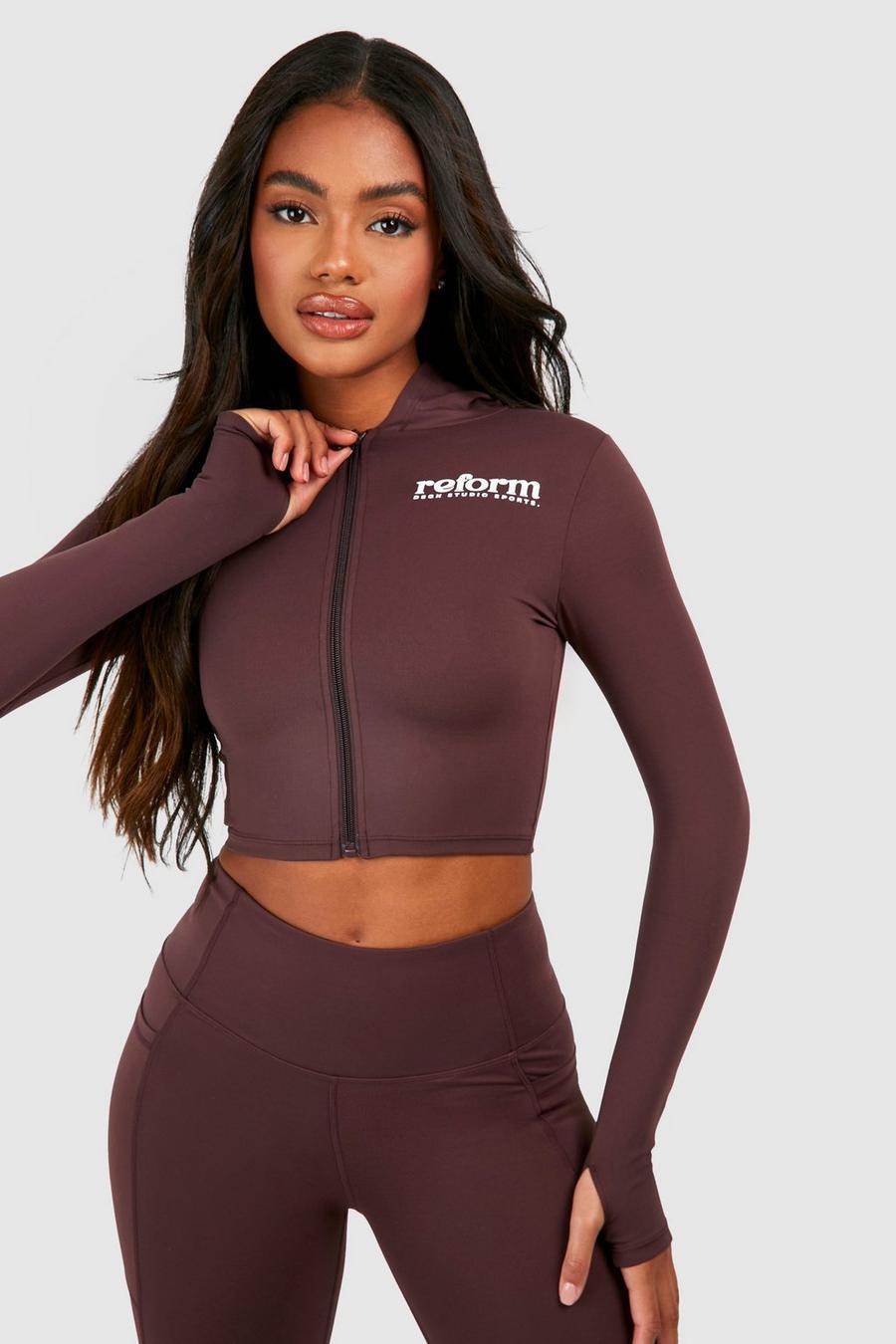 brązowa bluza z kapturem