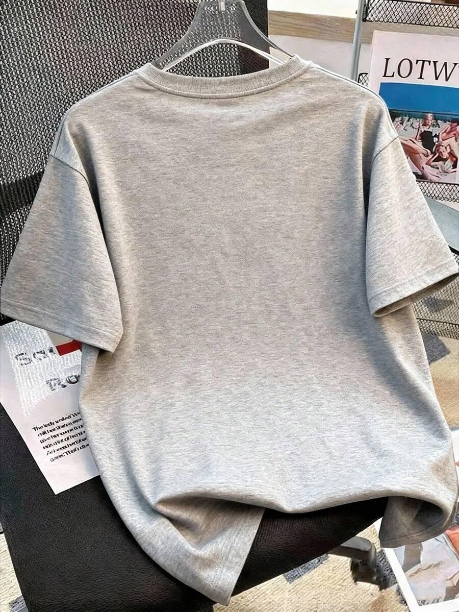 szary t-shirt nadruk