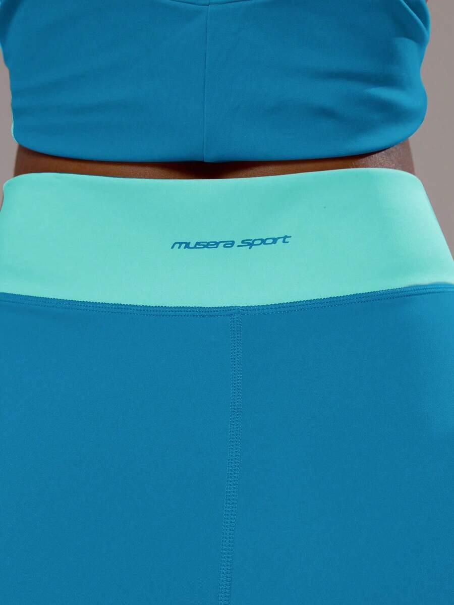 niebieskie spodnie sportowe