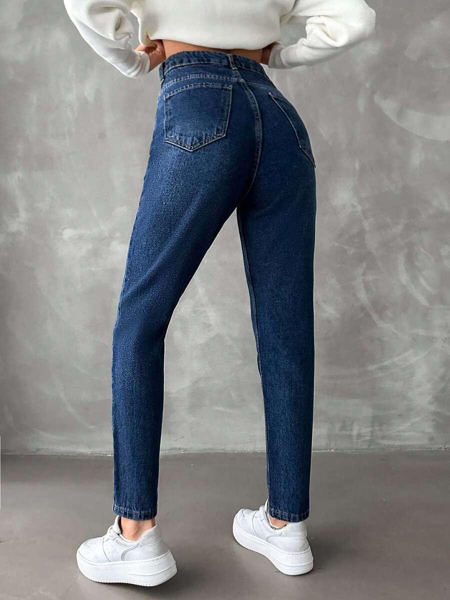 granatowe spodnie mom jeans