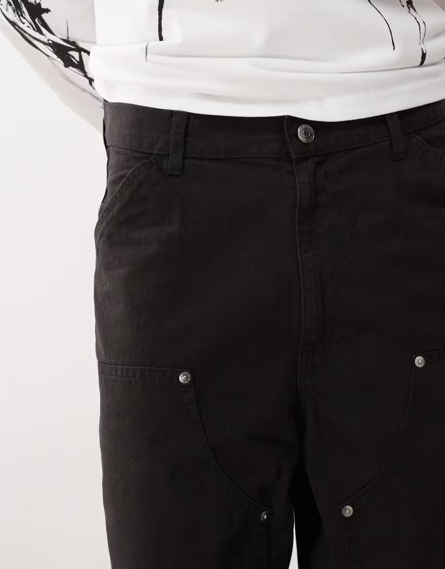czarne spodenki jeans