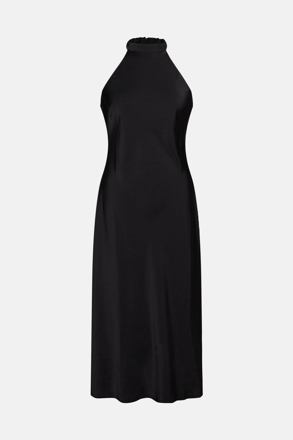 satynowa czarna sukienka odkryte ramiona
