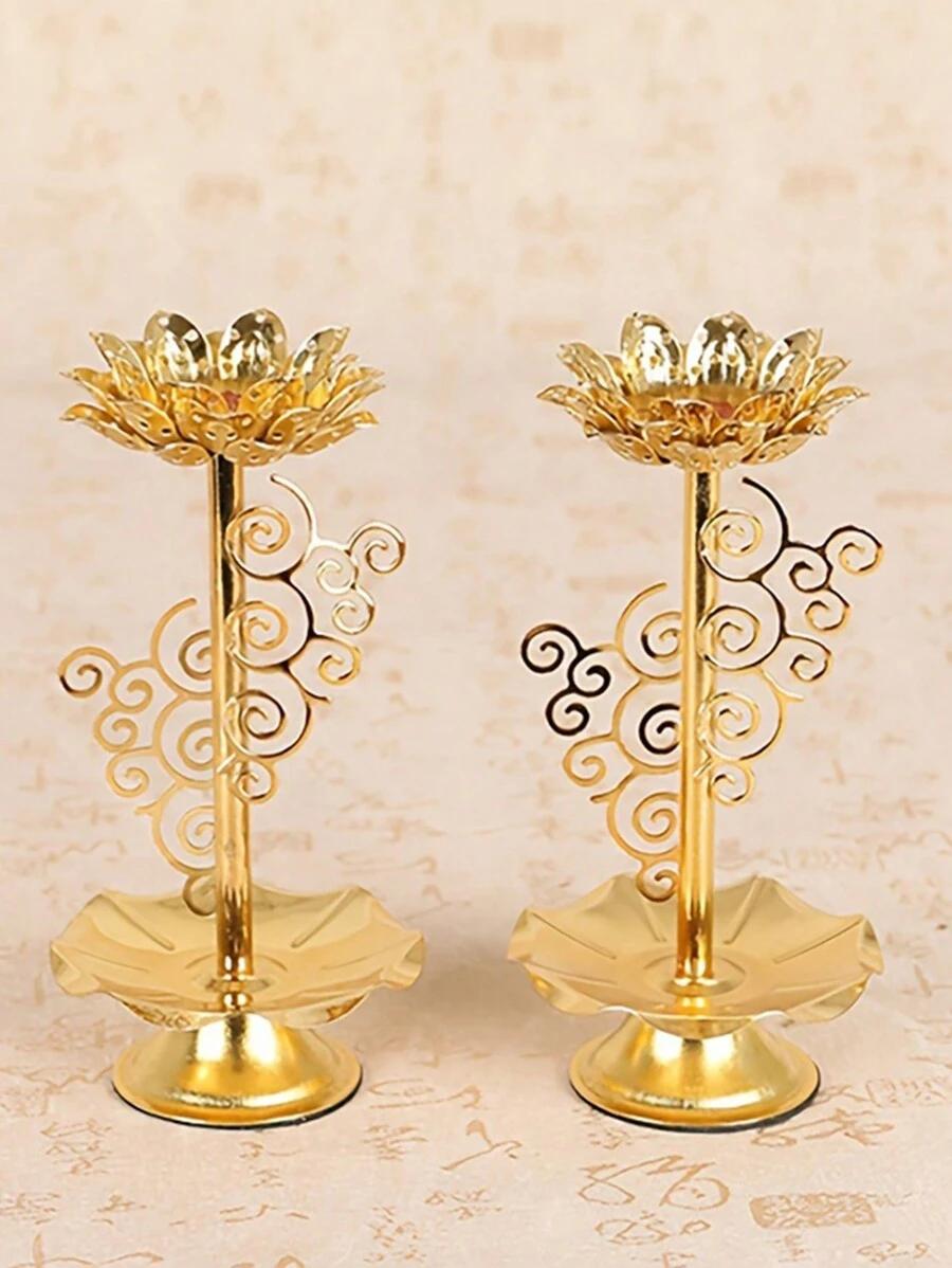 złoty świecznik ozdobny 