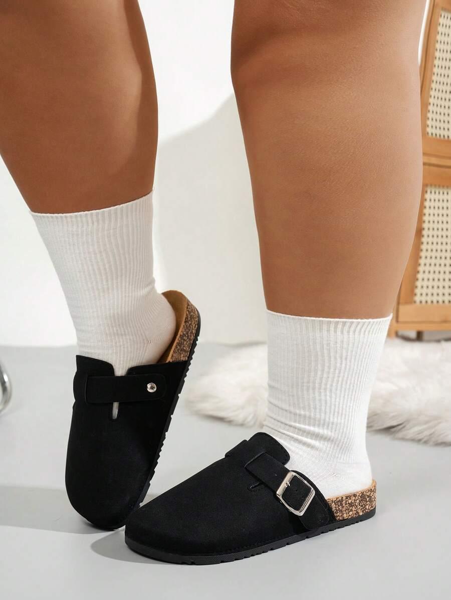 czarne klapki casual