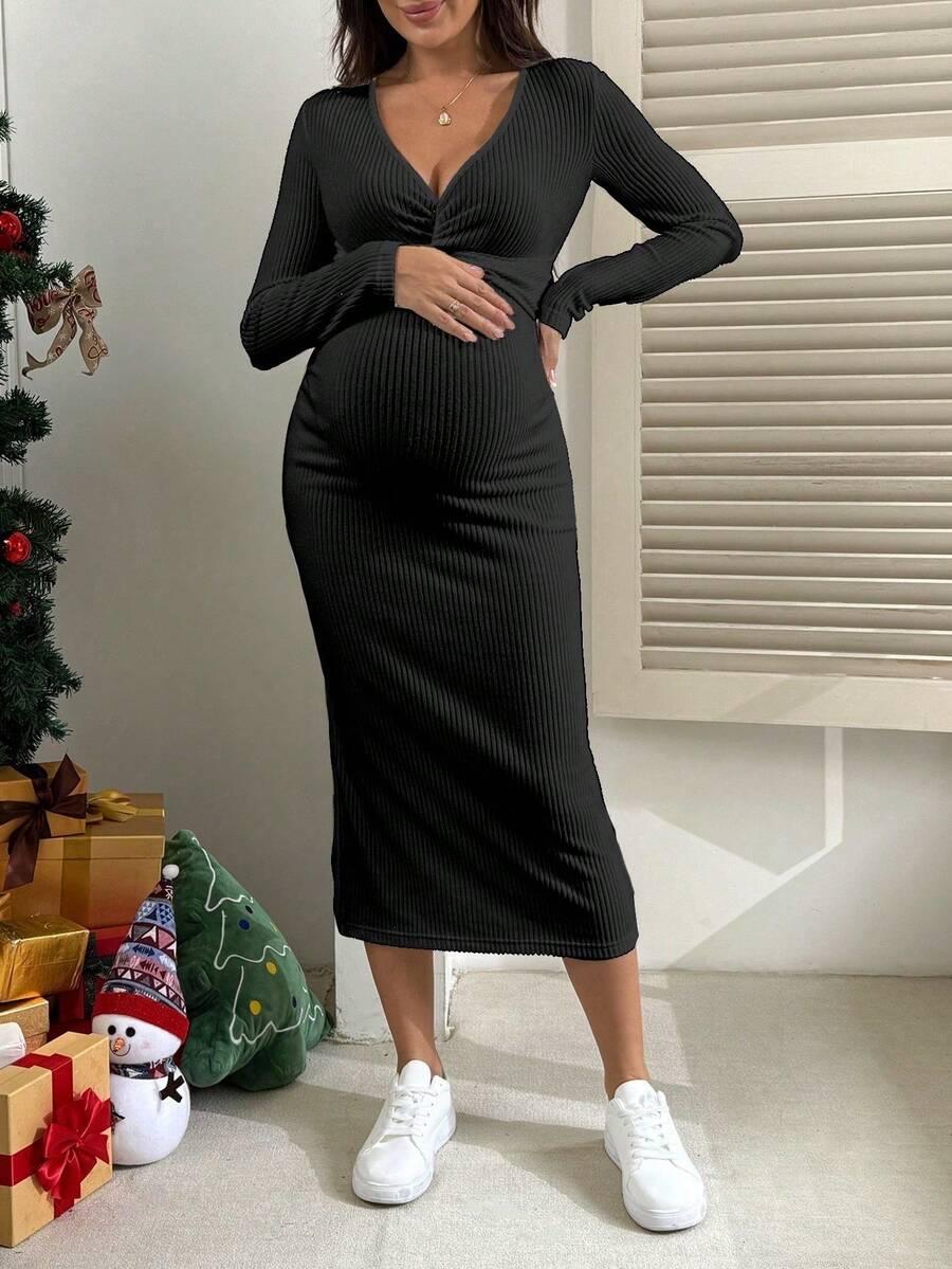 czarna dzianinowa sukienka 