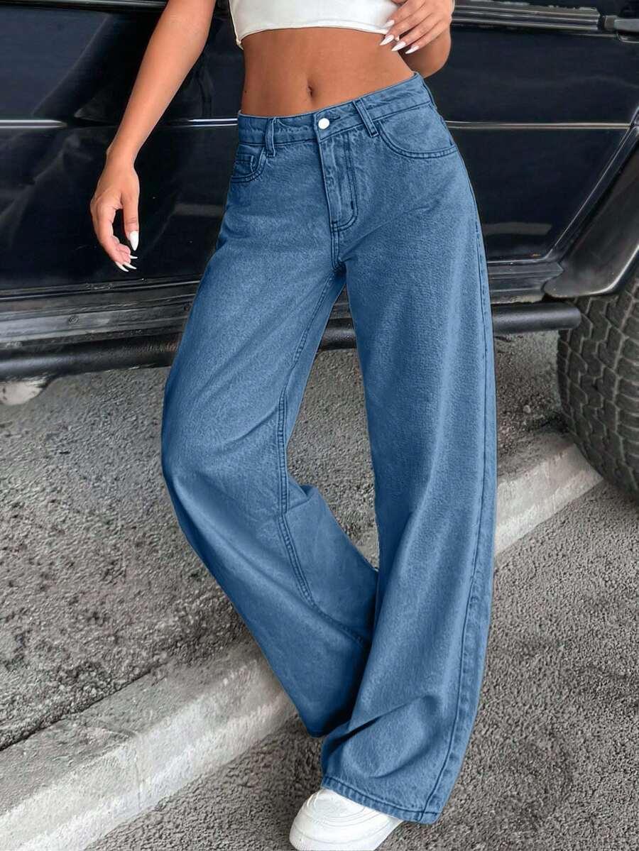 niebieskie spodnie jeans
