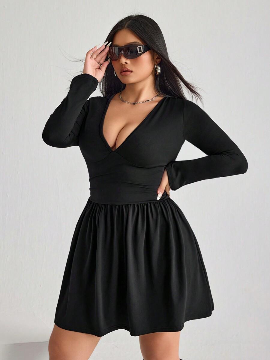 CZARNA MINI SUKIENKA V-NECK