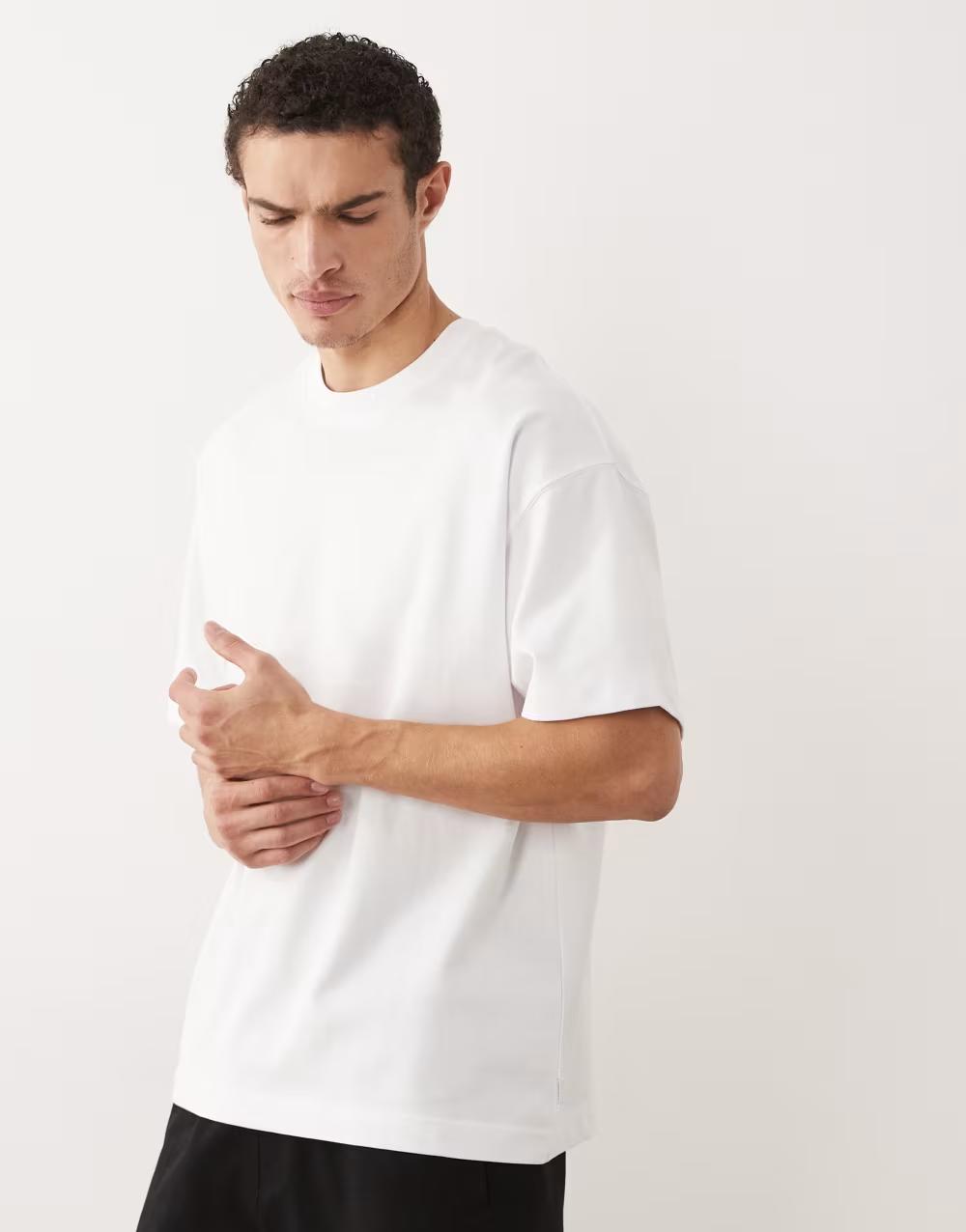 biały klasyczny t-shirt