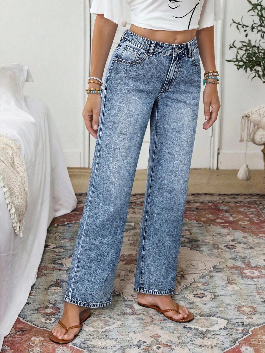 niebieskie spodnie jeans 