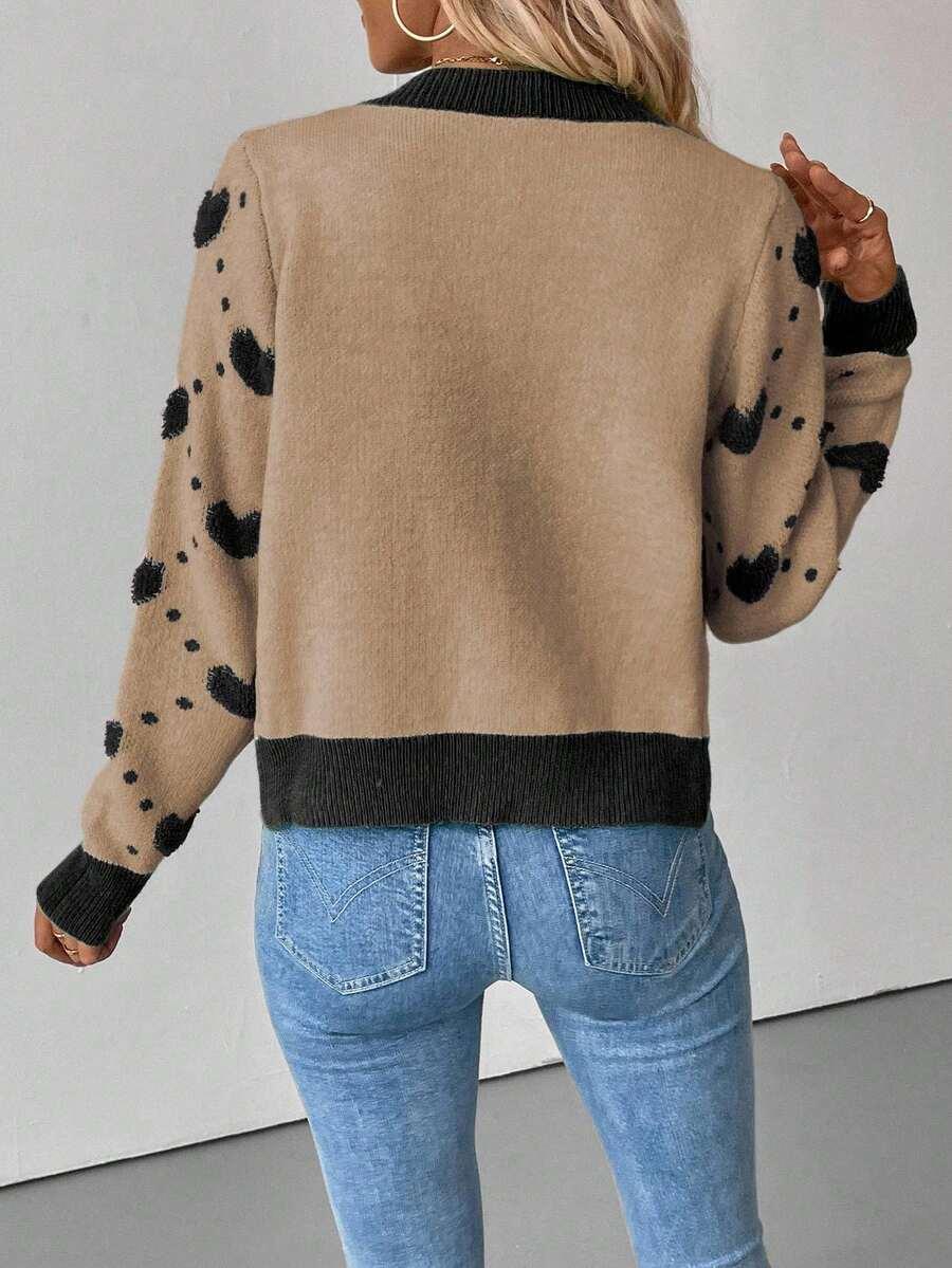 kolorowy sweter guziki 