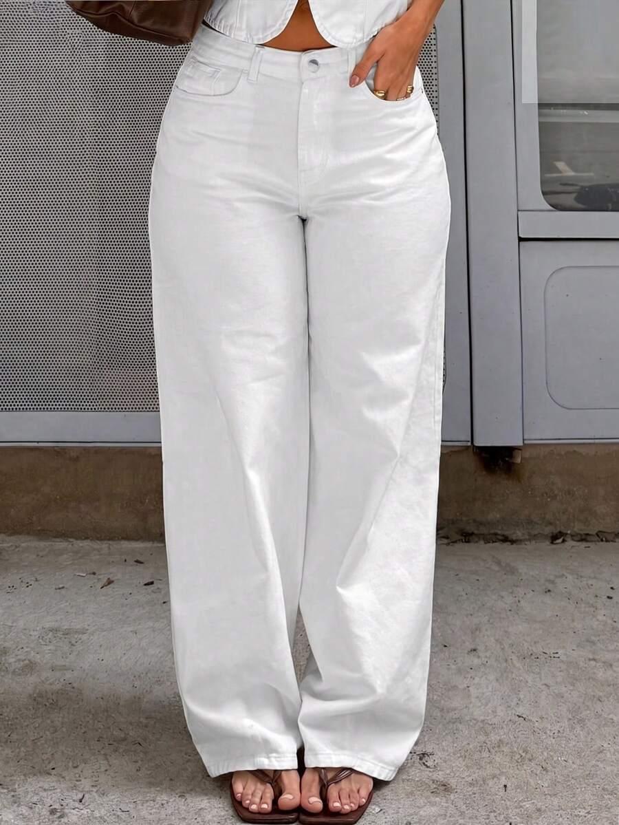 białe proste spodnie jeans