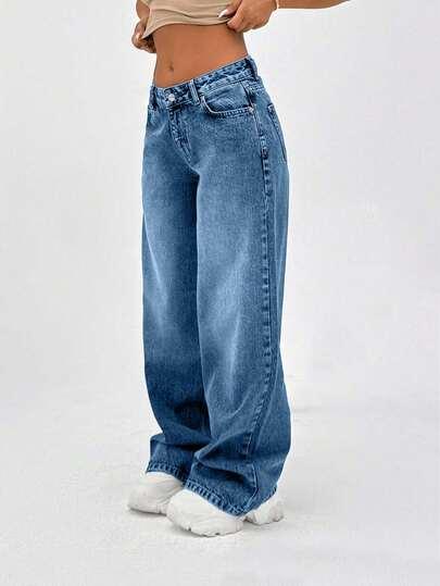 niebieskie spodnie jeans 