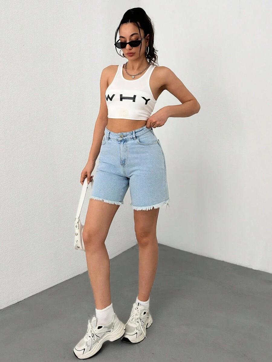 niebieskie spodenki jeans 