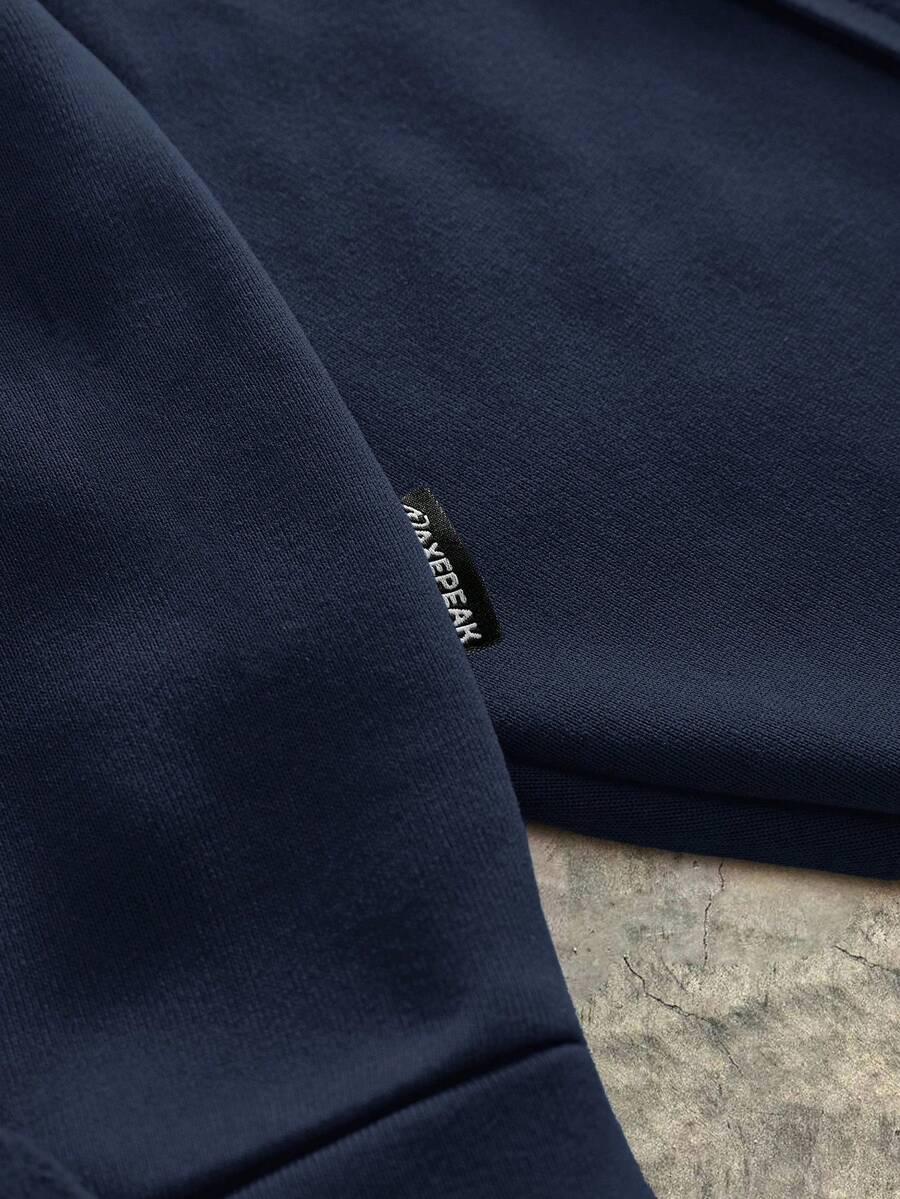 granatowa bluza z kapturem