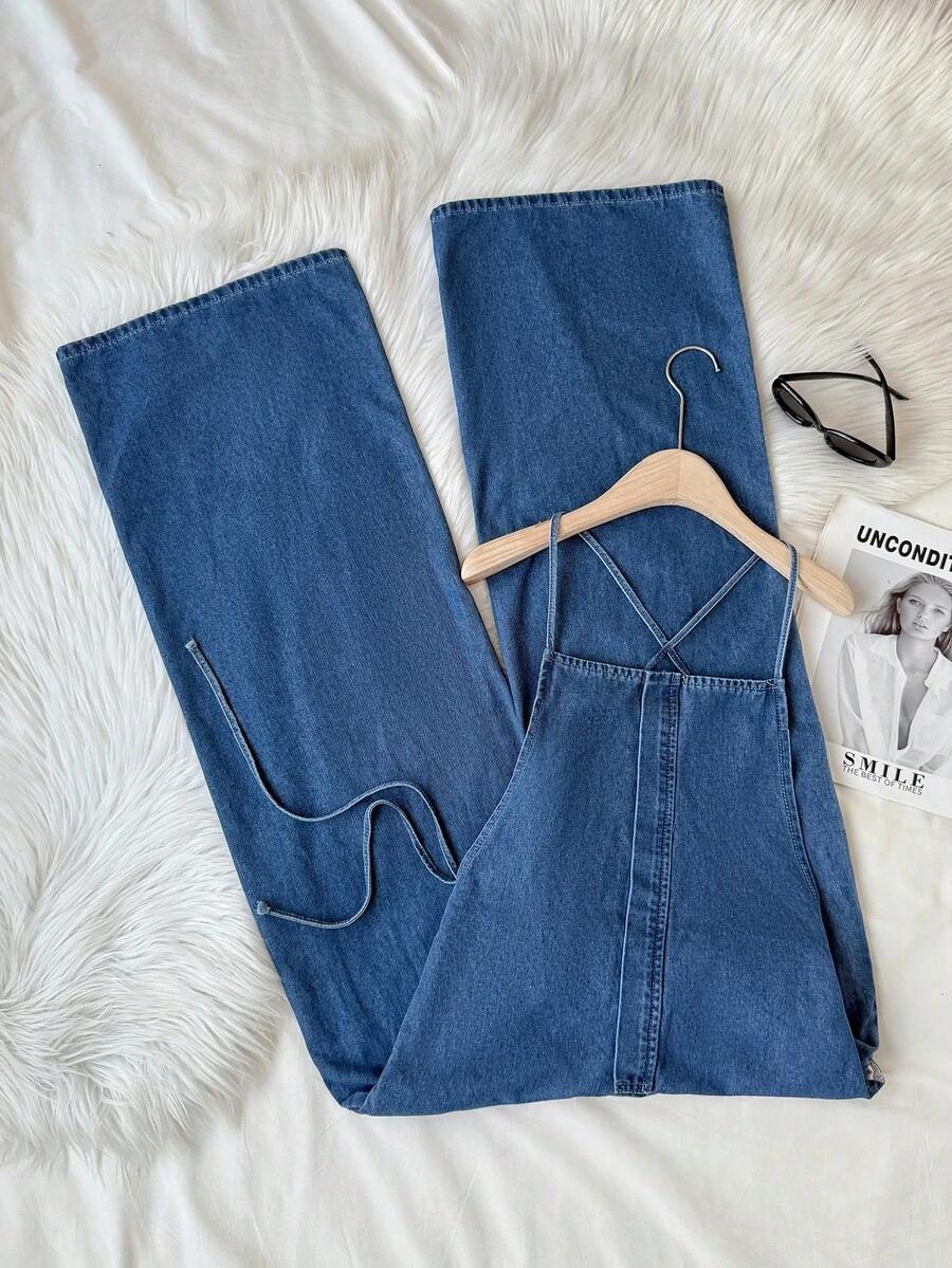 niebieski kombinezon jeans