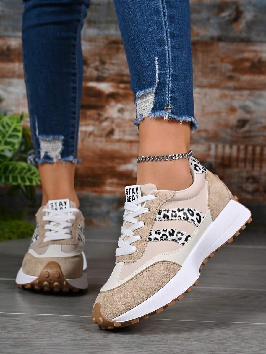 beżowe buty sportowe
