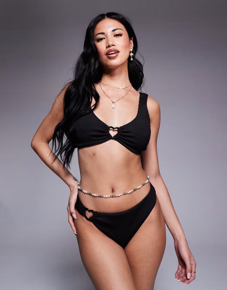 czarna góra od bikini