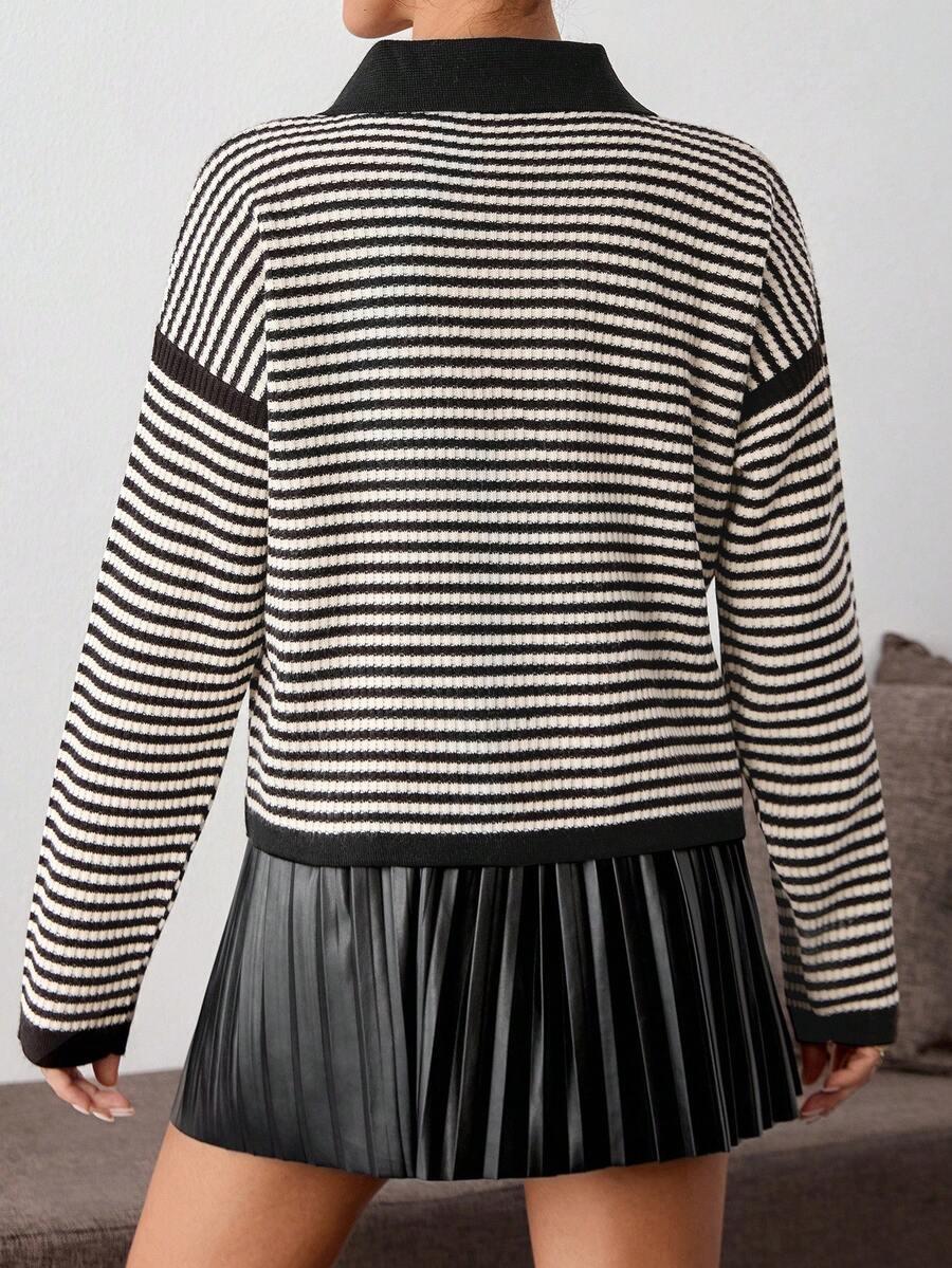 sweter paski guziki