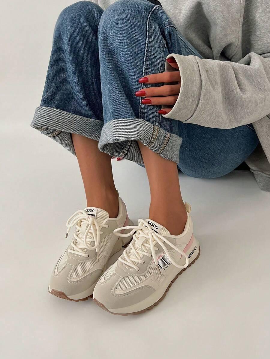 beżowe buty sportowe