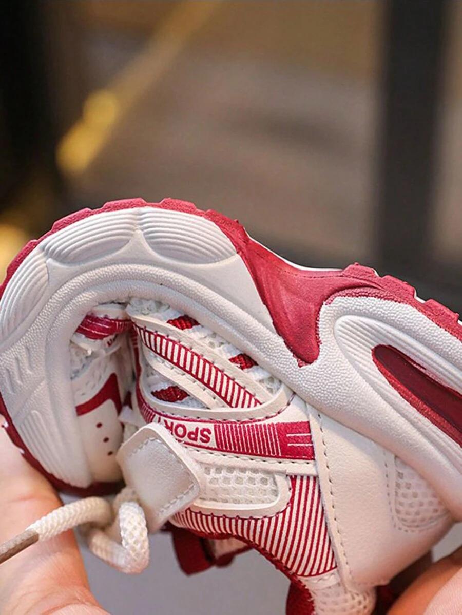 sznurowane buty sportowe 