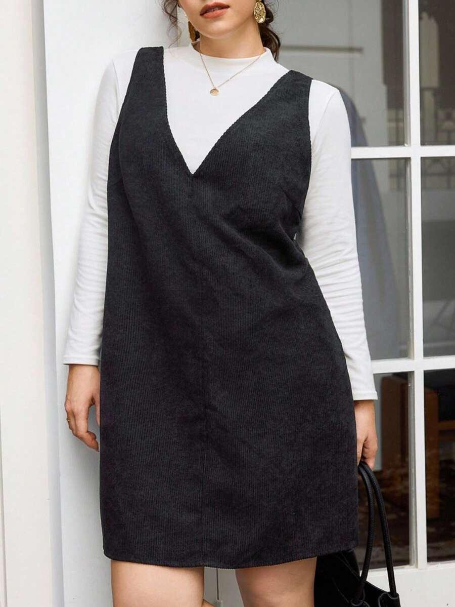 sztruksowa czarna sukienka v-neck