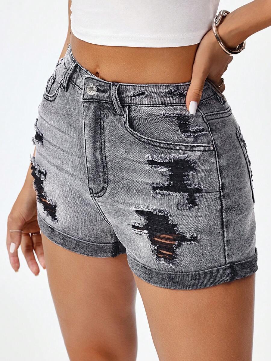 szare spodenki jeans