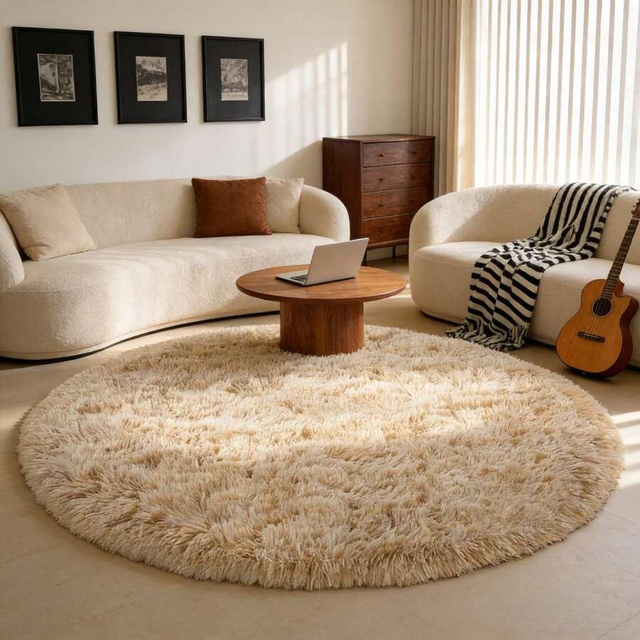 beżowy fluffy dywan 