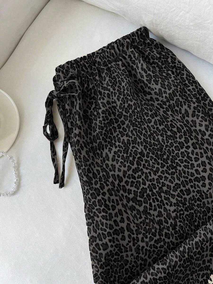czarne spodnie animal print