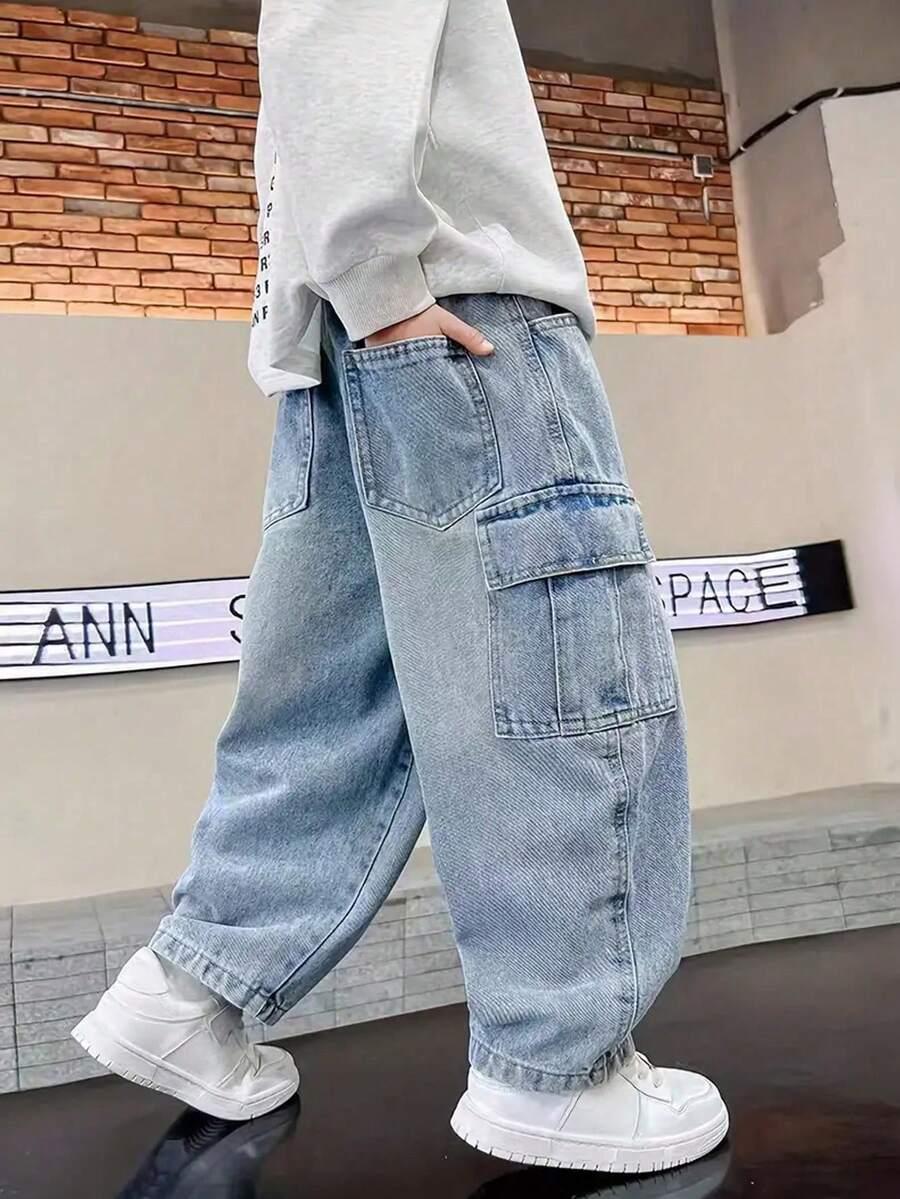 niebieskie spodnie jeans
