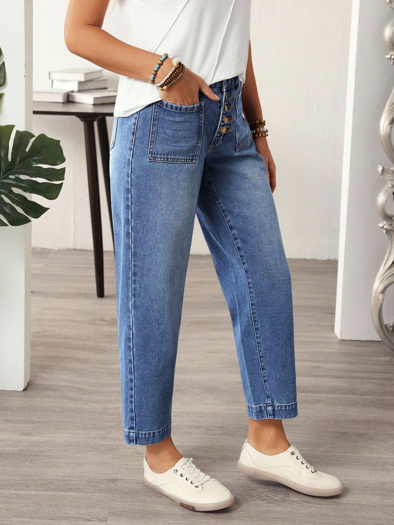 niebieskie spodnie jeansowe 