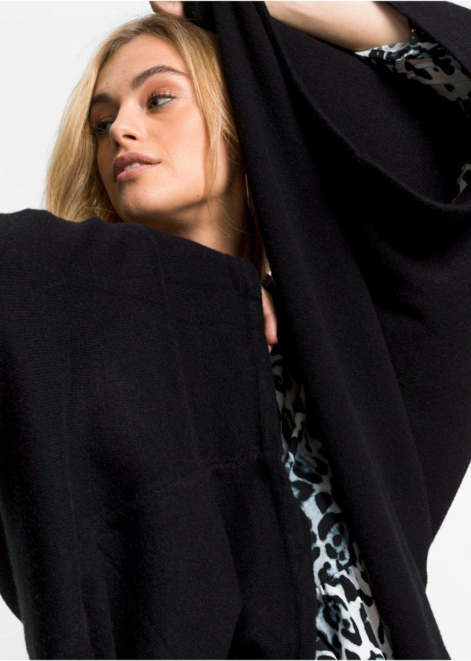 SWETER Z KAPTUREM