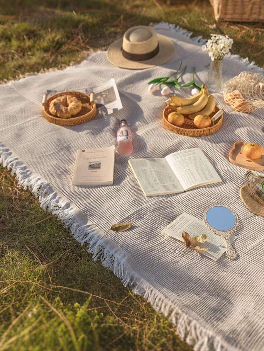 BEŻOWY KOC WZÓR FRĘDZLE