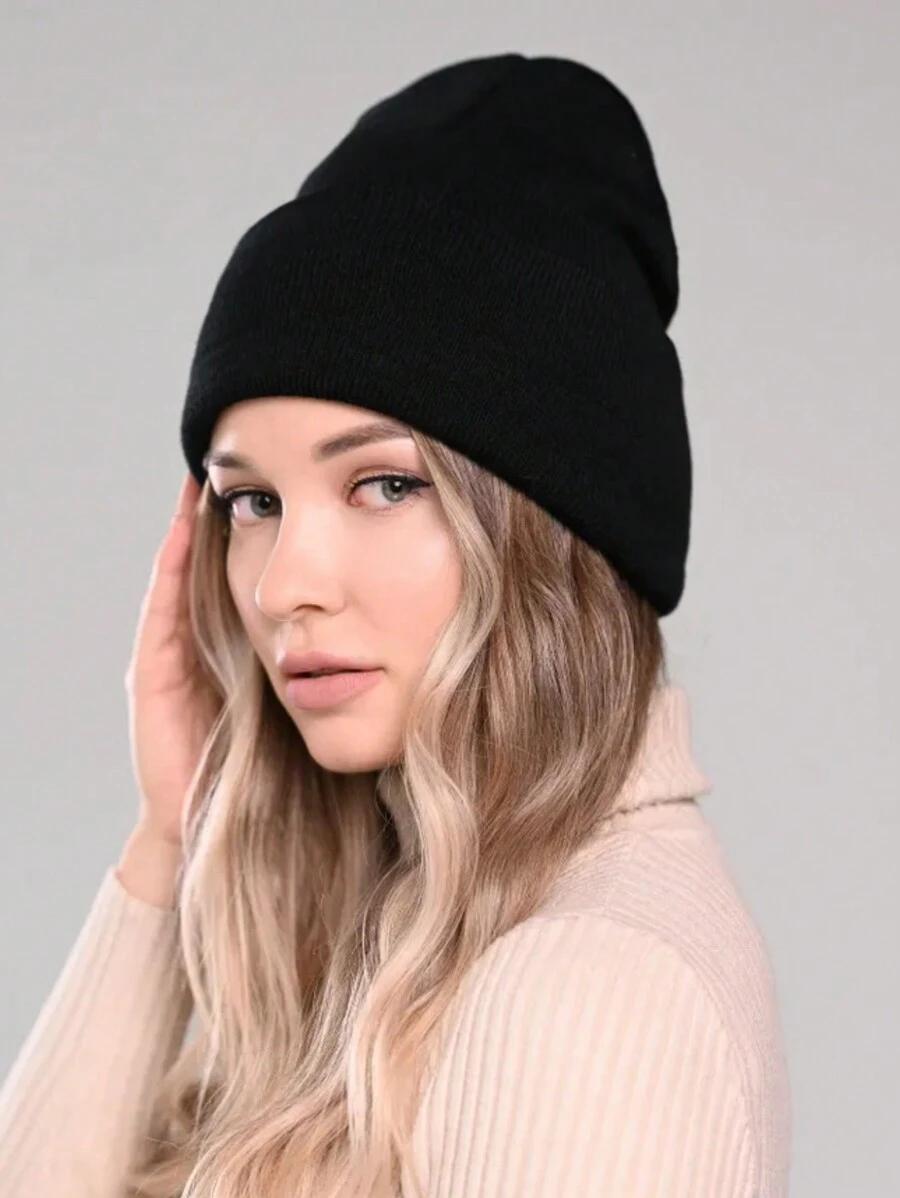 czarna czapka beanie