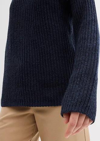 SWETER Z ASYMETRYCZNYM DEKOLTEM