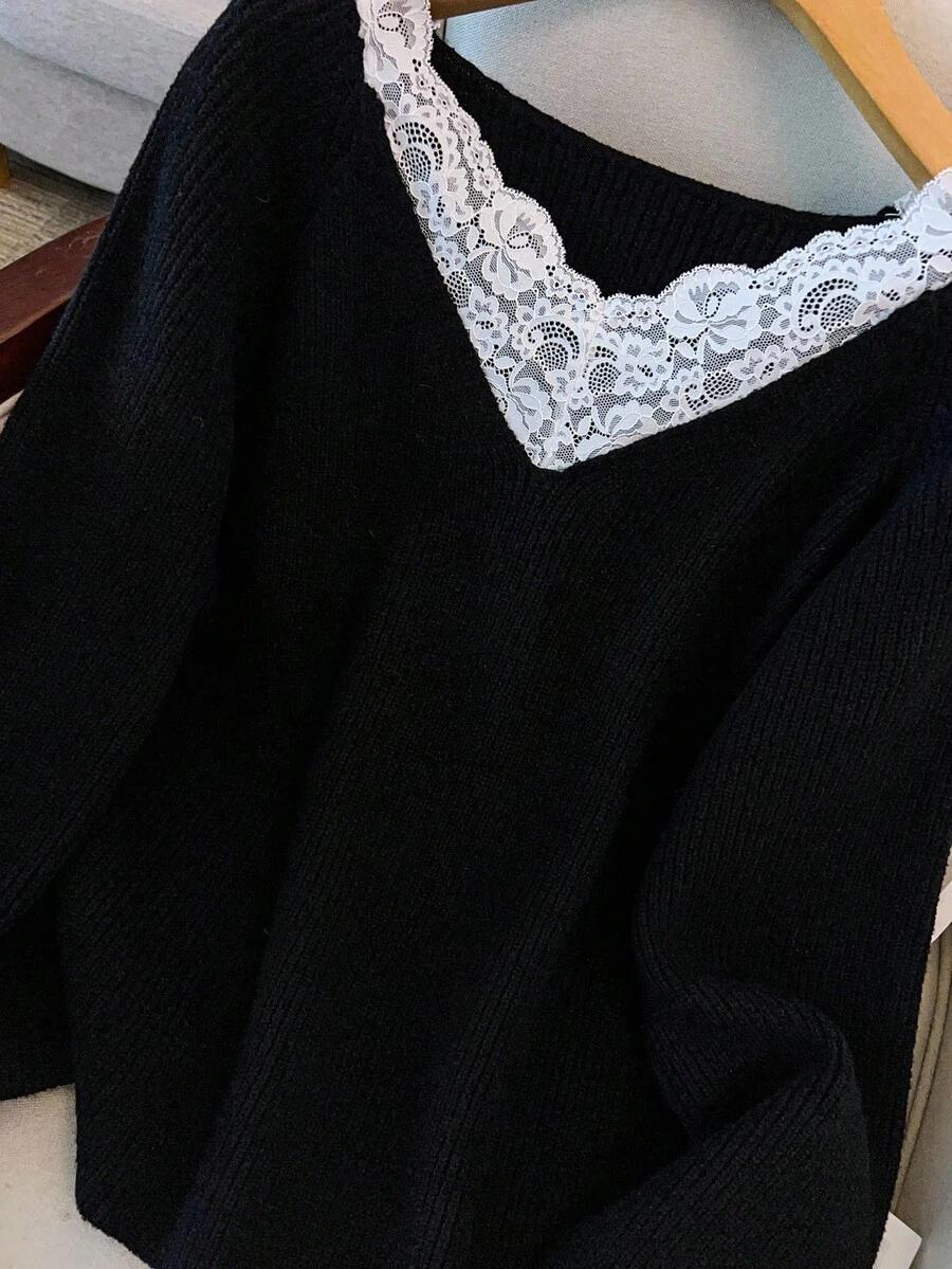 czarny sweter koronka 