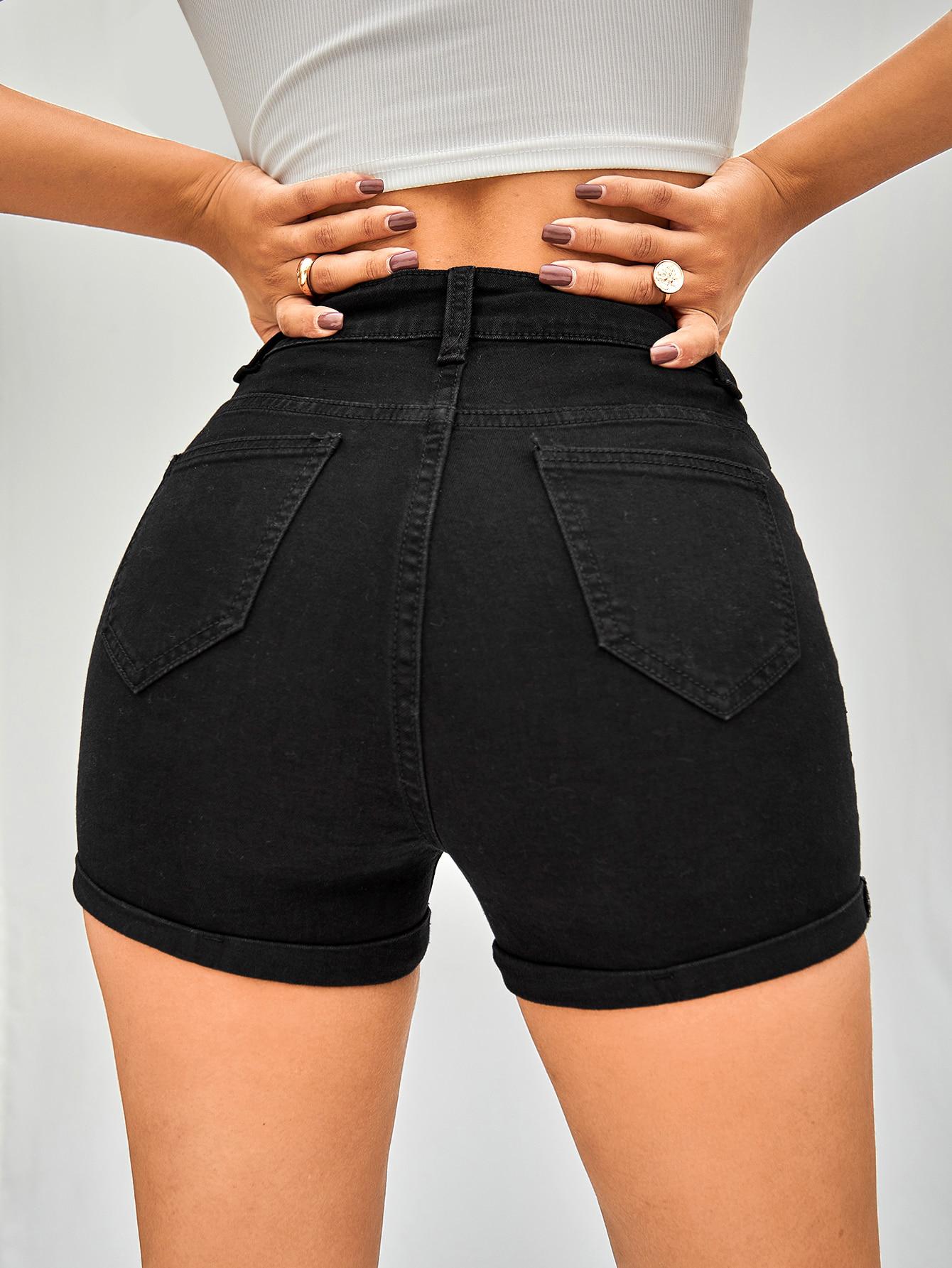 czarne spodenki jeans