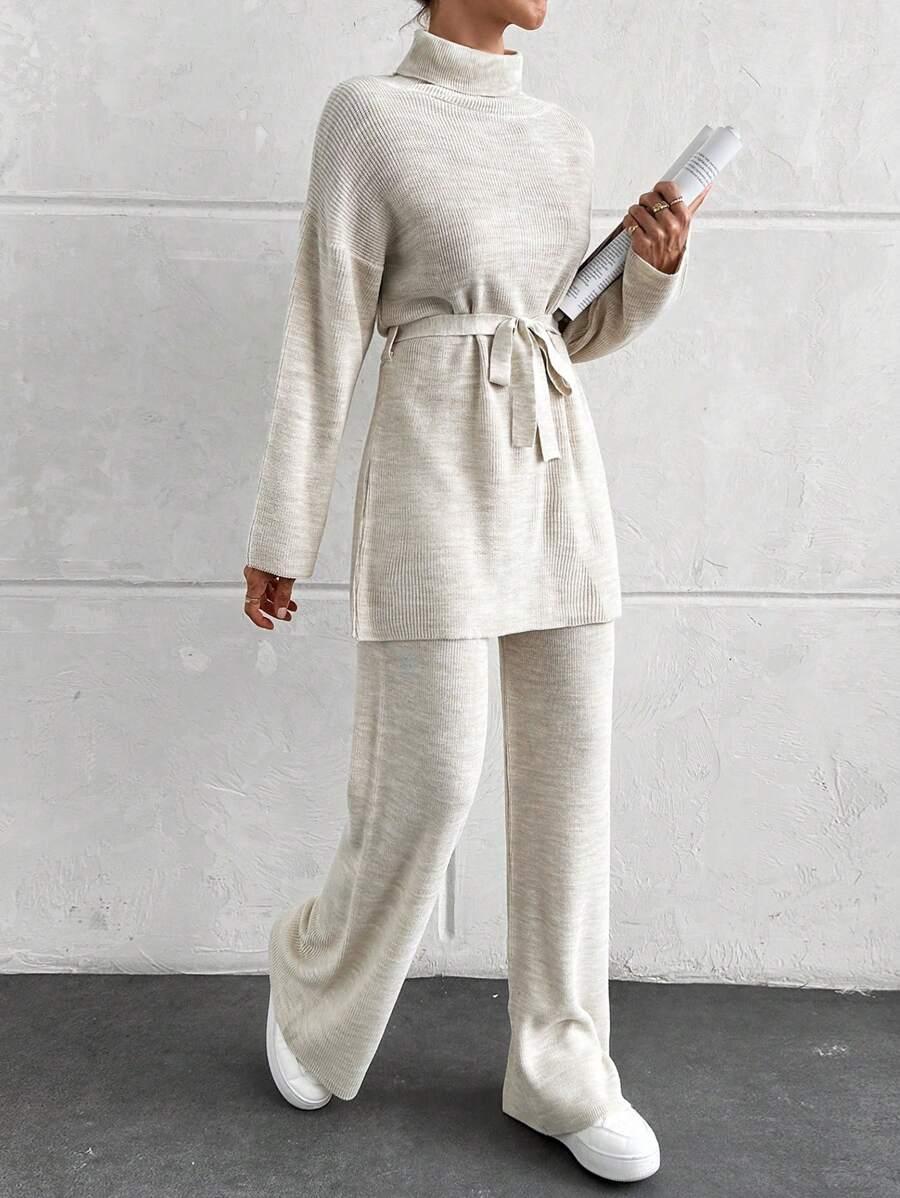 beżowy sweter półgolf