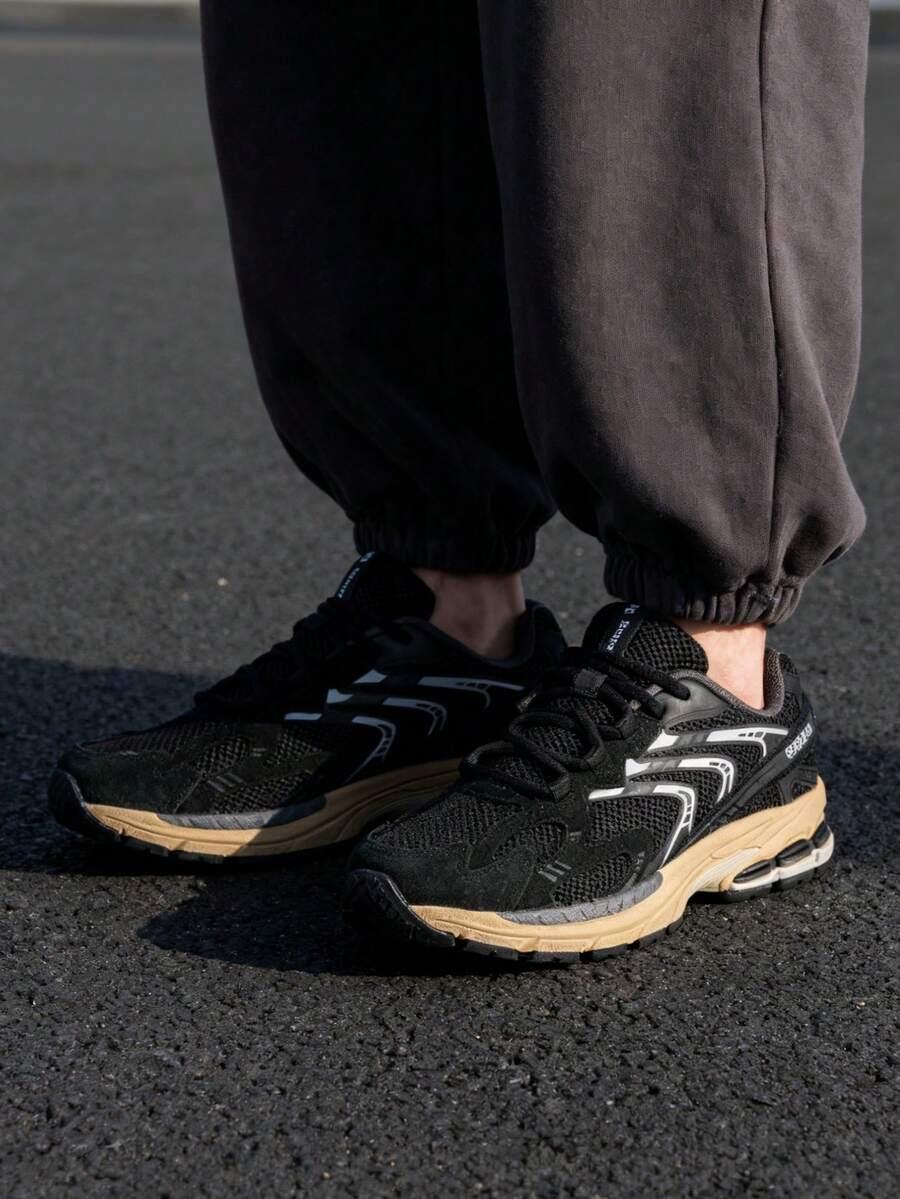 czarne buty sportowe