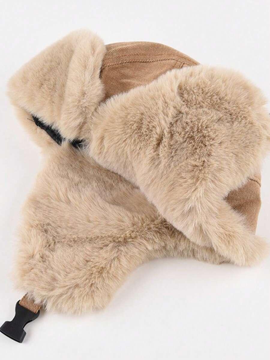 brązowa czapka uszatka