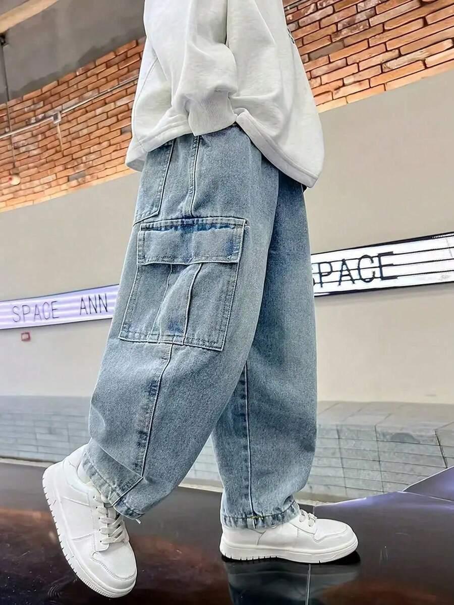 niebieskie spodnie jeans