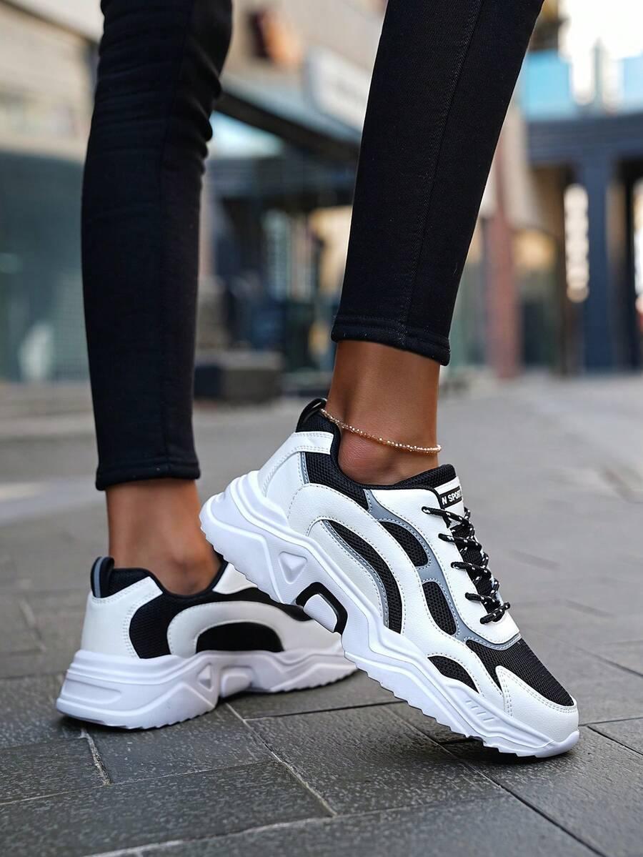 sportowe wiązane buty