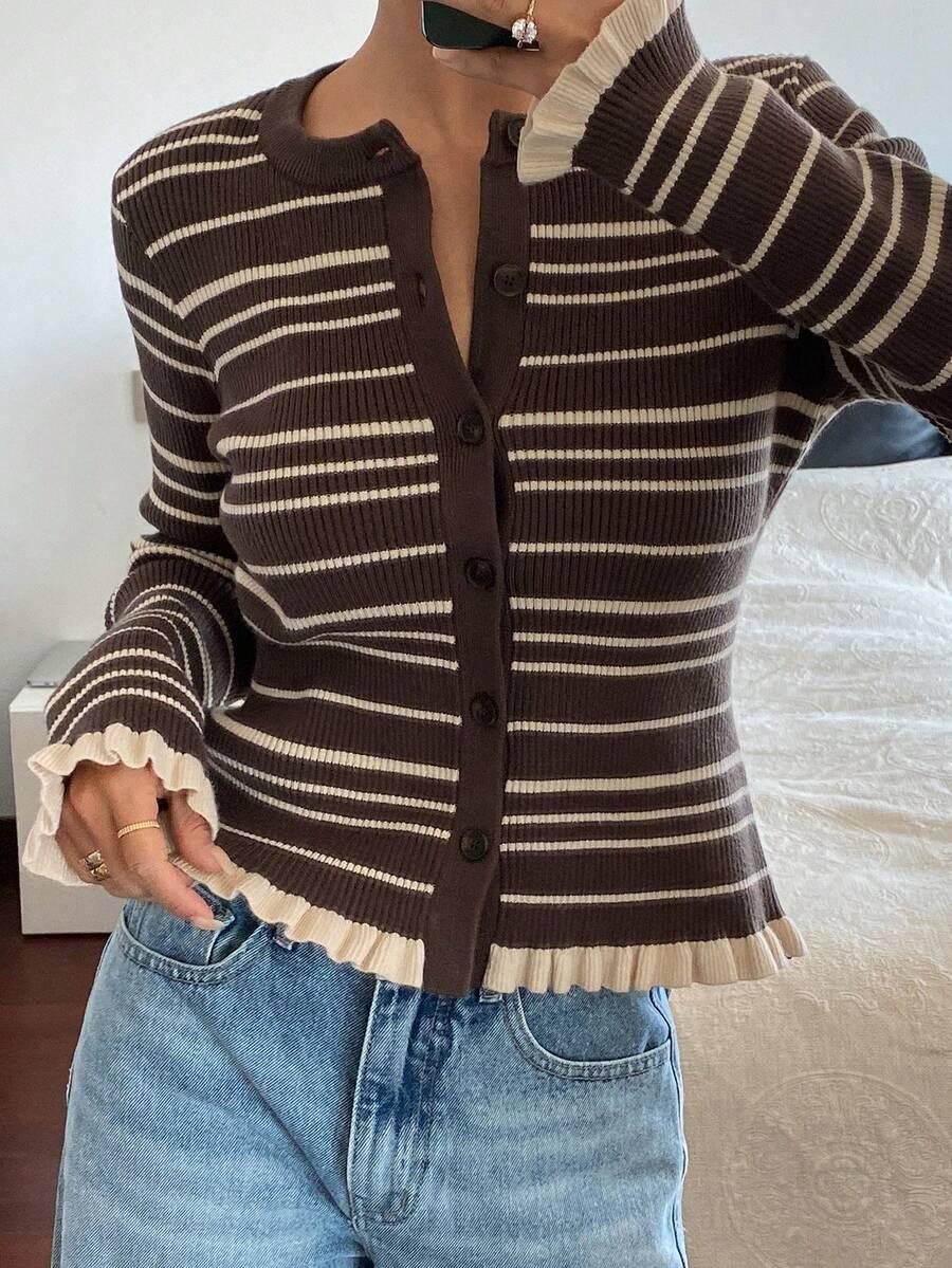 sweter w paski guziki
