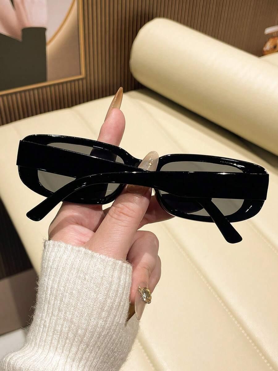 czarne okulary przeciwsłoneczne