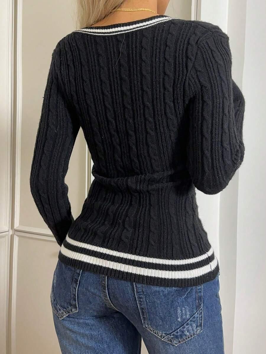 CZARNY SWETER V NECK