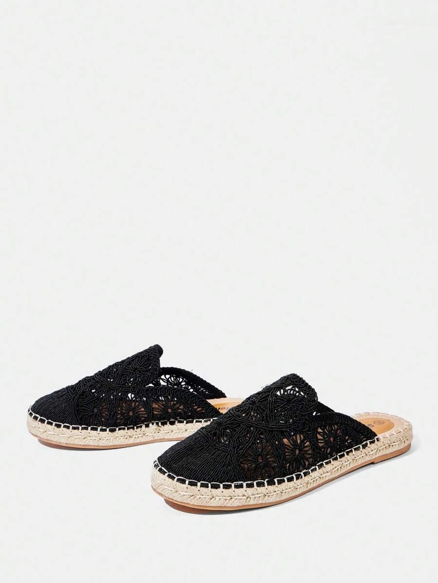 brązowe klapki boho casual
