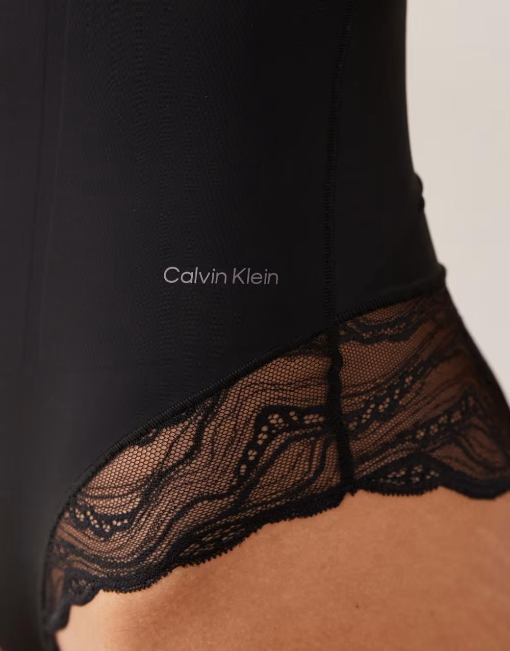CZARNE BODY KORONKA